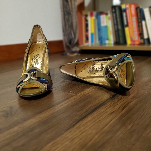 Naughty Monkey (8) vintage inspired chunky heels - Picture 3 of 5